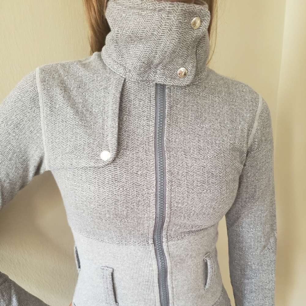 Lululemon Jacket - Picture 7 of 16